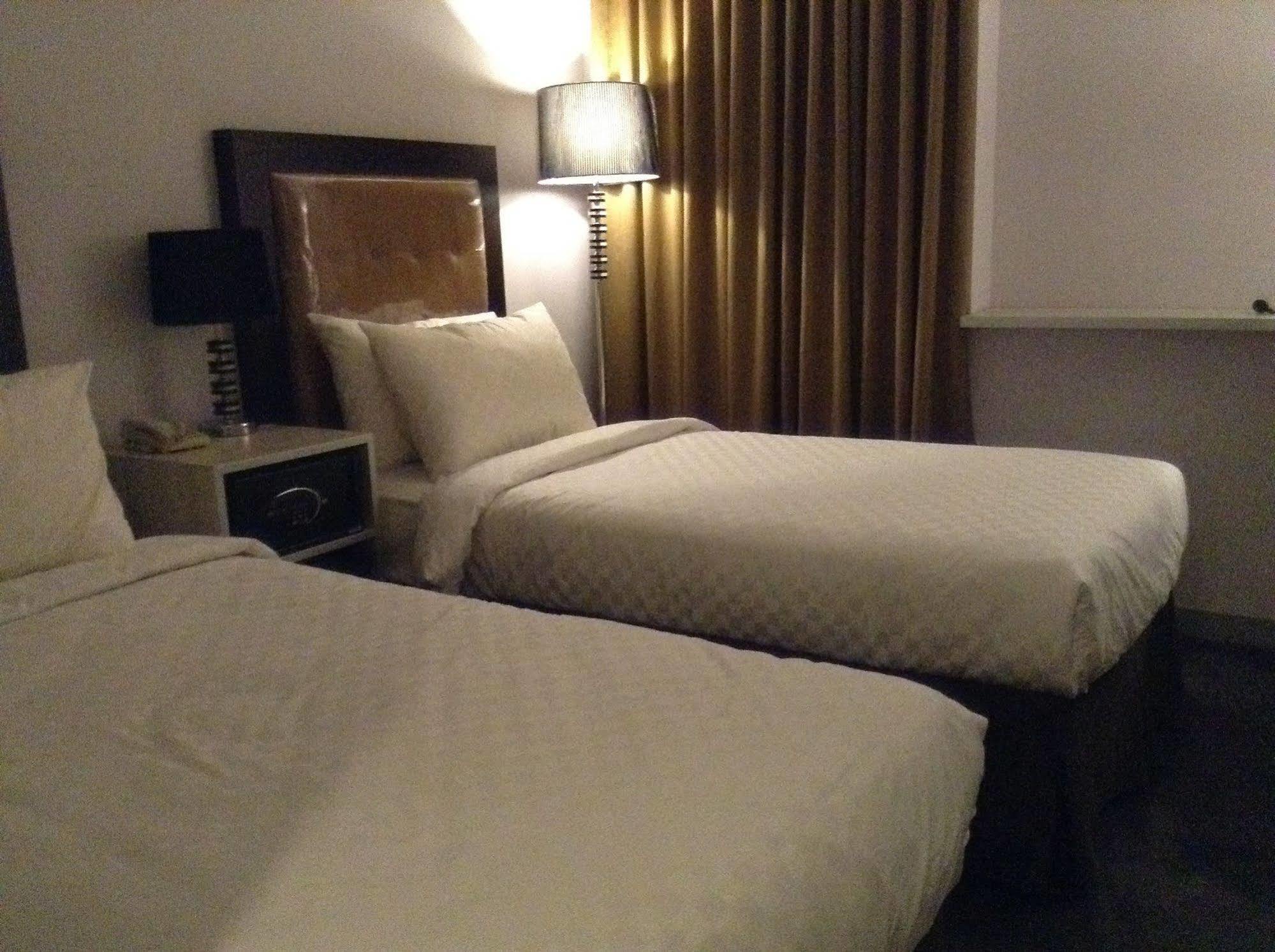 Maven Fatmawati Hotel Jakarta Exterior photo
